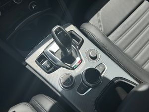 Alfa Romeo Stelvio  2.0 Gasolina 206kW (280CV)  Q4 Veloce  - Foto 29