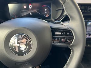 Alfa Romeo Junior  Ibrida 108kW (145CV) -  - Foto 19