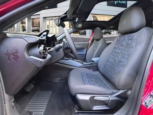 Alfa Romeo Junior  Elettrica  115kW (156CV) Speciale  - Foto 10