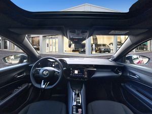 Alfa Romeo Junior  Elettrica  115kW (156CV) Speciale  - Foto 9