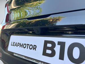 Leapmotor B10  B10 REEV 18.8 kWh  Auto Design  - Foto 32