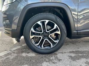 Jeep Compass  4Xe 1.3 PHEV 140kW(190CV)  AT AWD Limited  - Foto 12