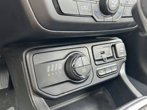 Jeep Renegade  4xe 1.3 PHEV 140 kW(190CV)  AT Limited  - Foto 23