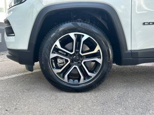 Jeep Compass  4Xe 1.3 PHEV 140kW(190CV)  AT AWD Limited  - Foto 12