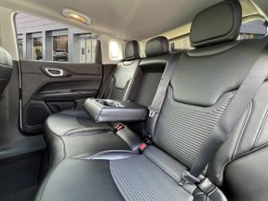 Jeep Compass  4Xe 1.3 PHEV 140kW(190CV)  AT AWD Limited  - Foto 11