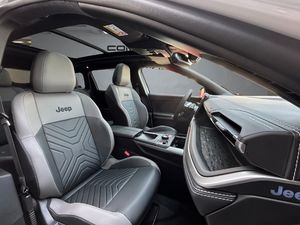 Jeep Compass  eHybrid 1.5 MHEV 130HP  Dct Summit  - Foto 13