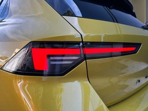 Opel Astra  1.2T XHT Hybrid 107kW  eDCT6 Ultimate  - Foto 35