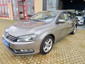 Volkswagen Passat Passat 1.6 TDI 105cv Edition BlueMotion Tech 4p.  - Foto 2