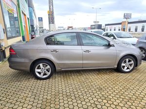 Volkswagen Passat Passat 1.6 TDI 105cv Edition BlueMotion Tech 4p.  - Foto 11