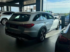 Mercedes Clase C 220 d 4MATIC All-Terrain Estate  - Foto 2