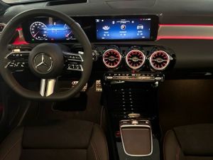 Mercedes CLA 200 Shooting Brake  - Foto 2