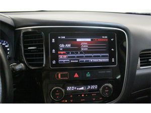 Mitsubishi Outlander 200 MPI Motion CVT 2WD 5 Plazas  - Foto 2