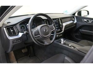 Volvo XC-60 2.0 T8 AWD Momentum Auto  - Foto 2