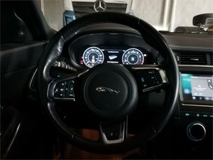 Jaguar E-Pace 2.0D 110kW R-Dynamic HSE 4WD Auto  - Foto 2