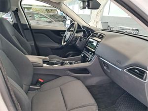 Jaguar F-Pace 2.0L i4D AWD Automático Portfolio  - Foto 2