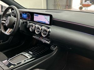 Mercedes Clase A 200 d AMG Line (EURO 6d)  - Foto 2