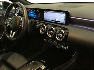 Mercedes Clase A Sedán A 180 d  - Foto 2
