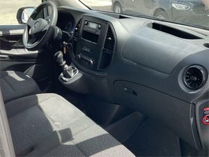 Mercedes Vito 110CDI 75kW furgón Pro larga  - Foto 2