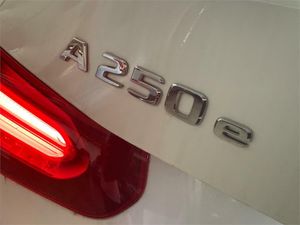 Mercedes Clase A 250 e Sedán  - Foto 2