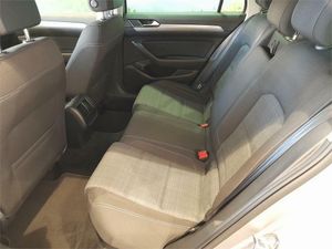 Volkswagen Passat Variant Executive 2.0 TDI 110kW DSG  - Foto 2