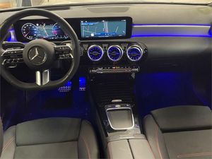 Mercedes Clase A 200 d Sedán  - Foto 2