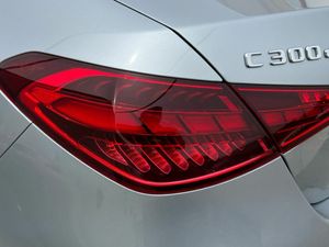 Mercedes Clase C 300 d e Berlina  - Foto 2