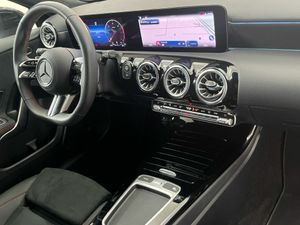 Mercedes Clase A 200 d Compacto  - Foto 2