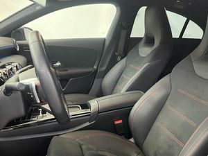 Mercedes CLA 220 d Coupé  - Foto 2