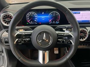 Mercedes CLA 220 d Coupé  - Foto 2