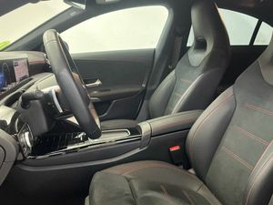 Mercedes CLA 220 d Coupé  - Foto 2