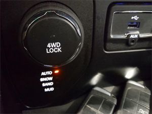 Jeep Renegade 1.4 Mair Limited 4x4 170 CV Auto  - Foto 2