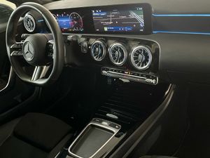 Mercedes Clase A 200 d Compacto  - Foto 2