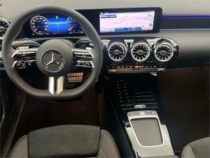 Mercedes Clase A 180 Berlina  - Foto 2