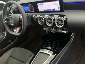 Mercedes Clase A 180 Berlina  - Foto 2