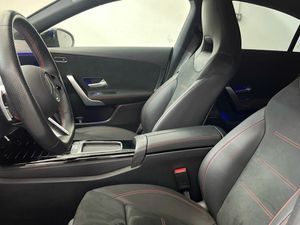 Mercedes CLA 220 d Coupé  - Foto 2