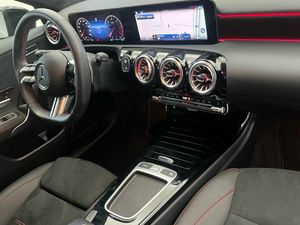 Mercedes Clase A 200 d Compacto  - Foto 2