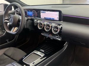 Mercedes Clase A 180 Berlina  - Foto 2