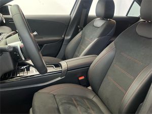 Mercedes Clase A 180 Berlina  - Foto 2