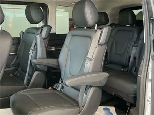 Mercedes Clase V 220 d Avantgarde Largo  - Foto 2