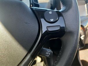 Peugeot 108 Top! Allure 1.2 PureTech 60KW (82CV)  - Foto 2