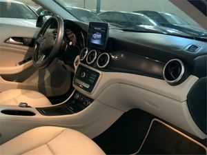 Mercedes CLA 200 d Shooting Brake  - Foto 2