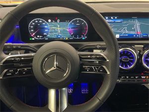 Mercedes Clase A 180 Sedán  - Foto 2