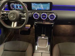 Mercedes Clase A 180 Sedán  - Foto 2