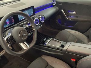 Mercedes Clase A 180 Sedán  - Foto 2