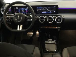 Mercedes Clase A 180 Sedán  - Foto 2