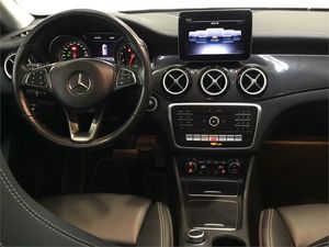 Mercedes CLA 200 Shooting Brake  - Foto 2