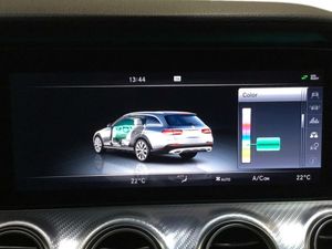 Mercedes Clase E 220 d 4MATIC All-Terrain  - Foto 2