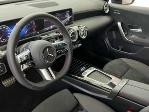 Mercedes Clase A 180 Berlina  - Foto 2