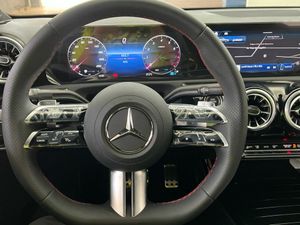 Mercedes Clase A 180 Berlina  - Foto 2