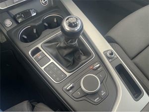 Audi A4 2.0 TDI clean d 150CV S line edition  - Foto 2